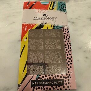 Maniology x Tanya Wish BM-XL217 Nail Stamping Plate Floral XL